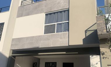 Casa seminueva Apodaca Acanto Residencial