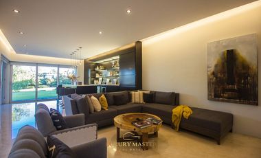 Casa en Venta en Las Lomas Club de Golf