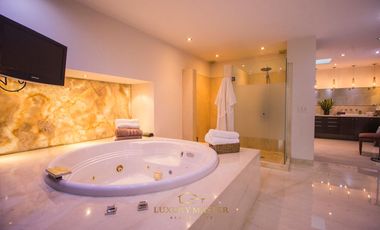Casa en Venta en Las Lomas Club de Golf
