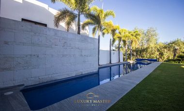 Casa en Venta en Las Lomas Club de Golf