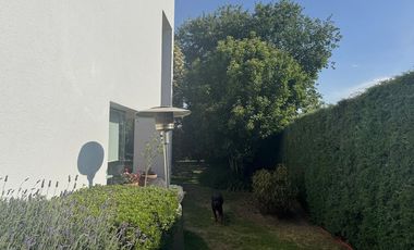 Casa Residencial en Venta  dentro de privada a una cuadra del Parque Bicentenario, Ave, Tecnológico, Ave, Estado de México y  zona de La Asunción.