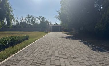 Casa Residencial en Venta  dentro de privada a una cuadra del Parque Bicentenario, Ave, Tecnológico, Ave, Estado de México y  zona de La Asunción.