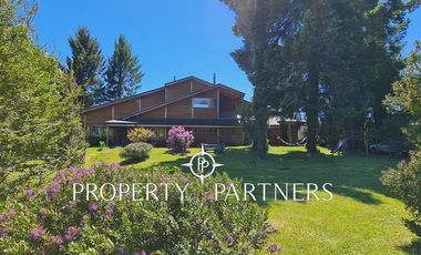 Espectacular casa en un entorno soñado.-