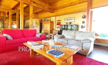 Espectacular casa en un entorno soñado.-