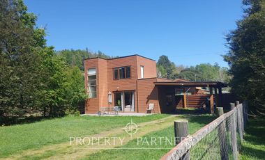 Casa en Pucón, en una parcela con hermoso entorno natural