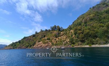 ¡Oportunidad! Exclusivo terreno con 160 mt orilla de lago