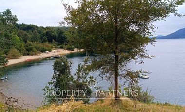 ¡Oportunidad! Exclusivo terreno con 160 mt orilla de lago