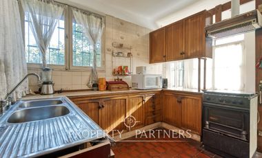 Ideal para Remodelar: casa en venta la Reina a pasos del metro Plaza Egaña