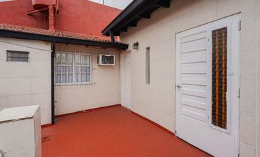 PH 3 Ambientes con Patio y Terraza Propia. Sin Expensas