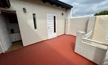 PH 3 Ambientes con Patio y Terraza Propia. Sin Expensas