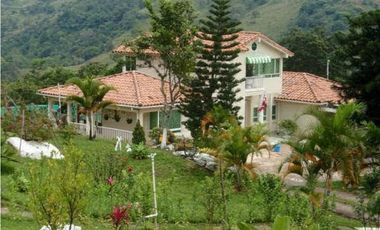 VENDO HERMOSA VILLA 2.73 Has EN SILVANIA CERCA A BOGOTA