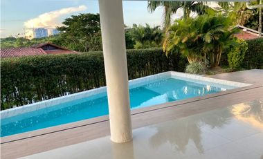 VENTA CASA CON PISCINA PRIVADA EN CONJUNTO CERRADO CERRITOS PEREIRA
