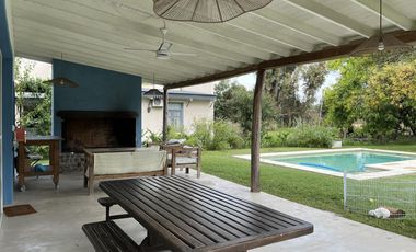 Muy Linda Casa en  venta o alquiler en Barrio La Emilia