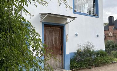 Muy Linda Casa en  venta o alquiler en Barrio La Emilia