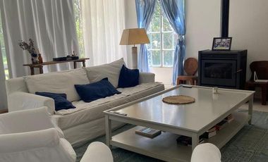 Muy Linda Casa en  venta o alquiler en Barrio La Emilia