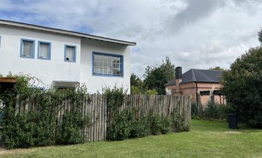 Muy Linda Casa en  venta o alquiler en Barrio La Emilia
