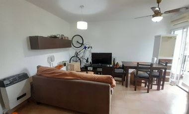 Departamento 2 ambientes en excelente estado. Villa Adelina