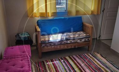 Calle Las Camelias e/ Av. 6 y 7 al 500 - Casa con tres dormitorios en Costa del Este