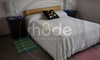 Calle Las Camelias e/ Av. 6 y 7 al 500 - Casa con tres dormitorios en Costa del Este