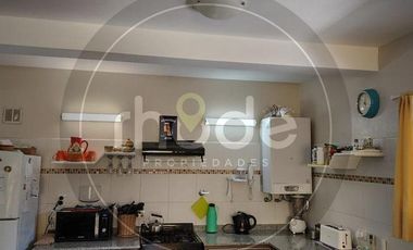Calle Las Camelias e/ Av. 6 y 7 al 500 - Casa con tres dormitorios en Costa del Este