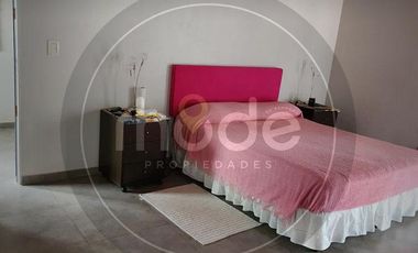 Calle Las Camelias e/ Av. 6 y 7 al 500 - Casa con tres dormitorios en Costa del Este