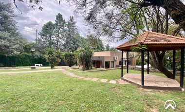 Alquiler. Casa en Country Club Chumamaya, Villa de Merlo.