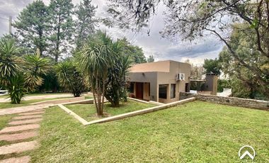 Alquiler. Casa en Country Club Chumamaya, Villa de Merlo.
