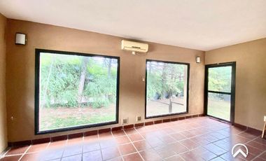 Alquiler. Casa en Country Club Chumamaya, Villa de Merlo.