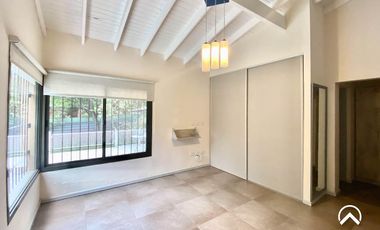 Alquiler. Casa en Country Club Chumamaya, Villa de Merlo.