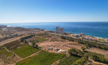 TERRENO CON VISTA AL MAR.