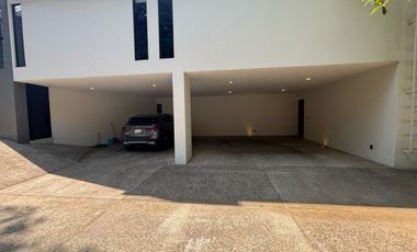 Venta de Casa en Fraccionamiento Hacienda de Valle Escondido, Atizapan