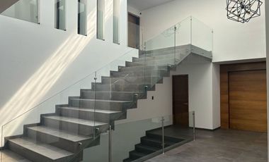 Venta de Casa en Fraccionamiento Hacienda de Valle Escondido, Atizapan