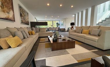Venta de Casa en Fraccionamiento Hacienda de Valle Escondido, Atizapan