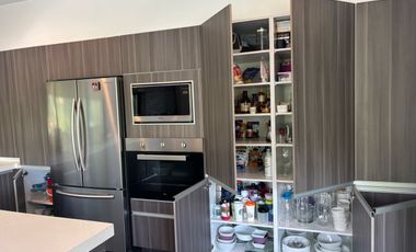 Venta de Casa en Fraccionamiento Hacienda de Valle Escondido, Atizapan