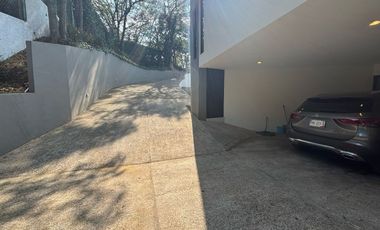 Venta de Casa en Fraccionamiento Hacienda de Valle Escondido, Atizapan