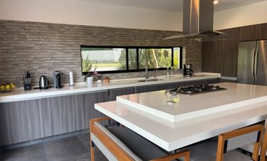 Venta de Casa en Fraccionamiento Hacienda de Valle Escondido, Atizapan