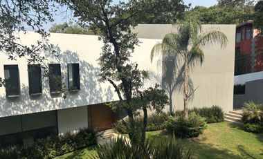 Venta de Casa en Fraccionamiento Hacienda de Valle Escondido, Atizapan