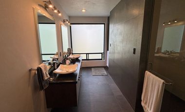 Venta de Casa en Fraccionamiento Hacienda de Valle Escondido, Atizapan