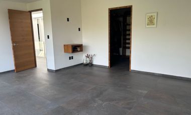 Venta de Casa en Fraccionamiento Hacienda de Valle Escondido, Atizapan