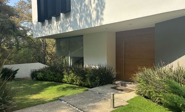 Venta de Casa en Fraccionamiento Hacienda de Valle Escondido, Atizapan