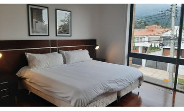Apartamento dúplex con terrazas para arriendo en Santa Bárbara Alta