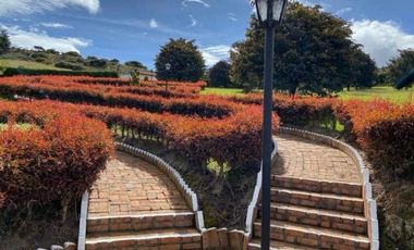 se vende espectacular finca de 24.000 mtrs en Guatavita zona exclusiva