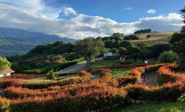 se vende espectacular finca de 24.000 mtrs en Guatavita zona exclusiva