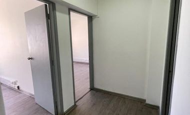 Oficina en arriendo Metro Moneda