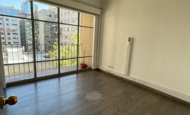 Oficina en arriendo Metro Moneda