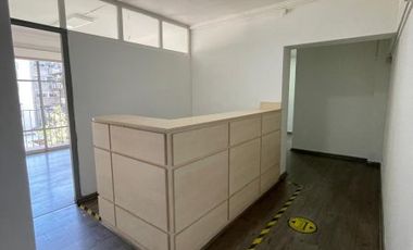 Oficina en arriendo Metro Moneda