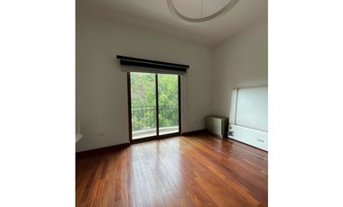 VENTA DE CASA EN CAMINO DE CRUCES CON PISCINA