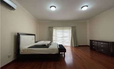 VENTA DE CASA EN CAMINO DE CRUCES CON PISCINA