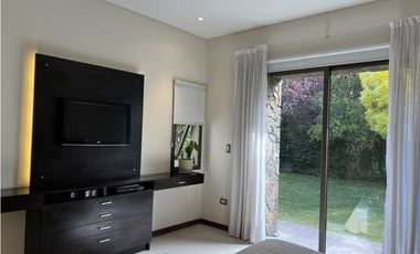 Venta de casa en Chacras de Coria