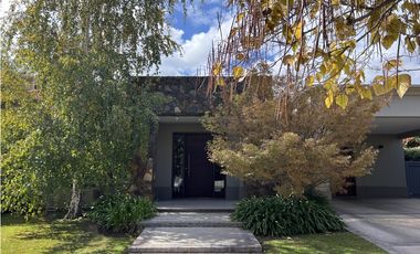 Venta de casa en Chacras de Coria